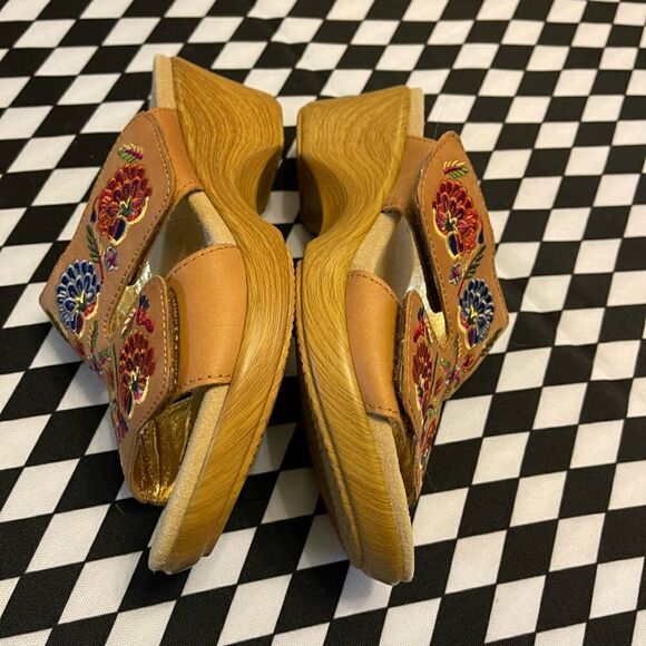 Alegria Embroidered Sandals Size 37 or 7M - Picture 7 of 9
